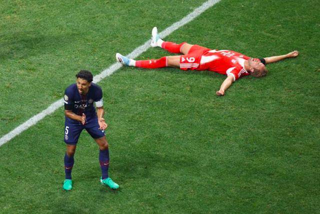 开云app-姆巴佩被敲打15分钟